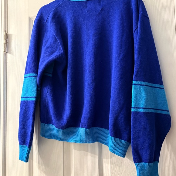 Vintage Disney Store Mickey Crest Cardigan - Picture 4 of 4